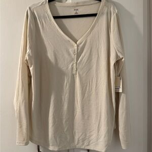 a.n.a Women’s 1X Off-White Cream V-Neck Button Down Shirt
